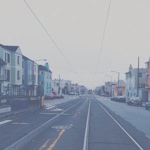 寡妇遗像前被肉波多野
